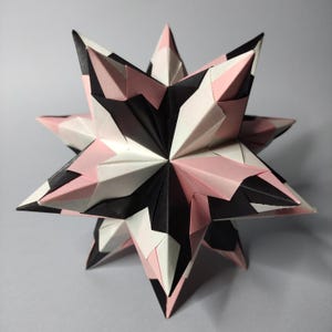 3D Origami Stern - handgefertigte dekorative Papierskulptur