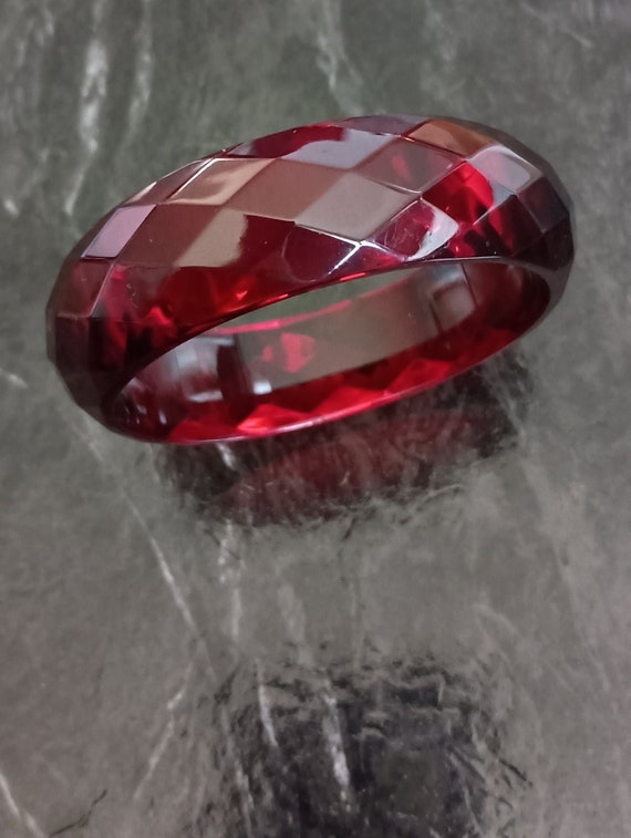 Ruby red faceted Lucite acrylic bangle - image 3