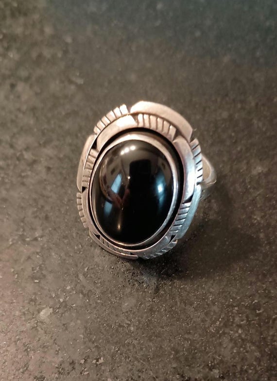 Southwest native art ring sterling silver onyx size 8.25