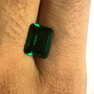 Emerald zambian emerald vivid green emerald loose emerald ring face emerald size 10.5 X 8 MM size weight 2.95 carat minor oil emerald
