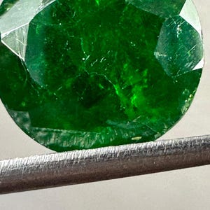 Garnet Demantoid Green Garnet Grossulare Garnet Round Shape Horsetail Inclusion Top color Gem quality Garnet 7.6mm size 2.4 carat weight