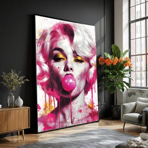 Pode incluir: Um conjunto de três canecas de cerâmica com acabamento manchado e fosco. As canecas são em tons de creme, cinza claro e cinza escuro. Cada caneca tem um design simples e minimalista.