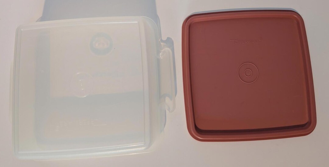 タッパーウェア スクエアードアウェイ サンドイッチキーパー モーブ