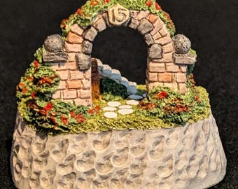 David Winter Cottages 1994 "Winter Arch" Miniature Figurine W/COA
