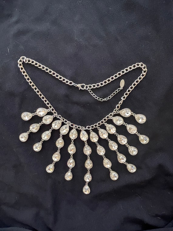 37 clear "gems" in one vintage STATEMENT necklace.