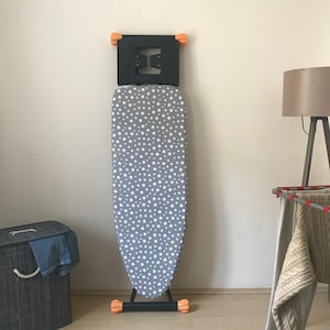 Strijkplankovertrek groot – viltlaag, verstelbaar trekkoord, stoomvriendelijk, 55 x 140 cm, handgemaakt - ahtergrijs