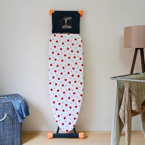 Strijkplankhoes groot – viltlaag, verstelbaar trekkoord, stoomvriendelijk, 55 x 140 cm, handgemaakt - Love