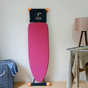 Handgemaakte strijkplankovertrek – vrolijke print, viltlaag (55 x 140 cm)