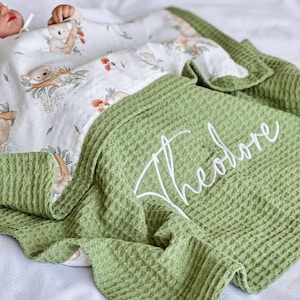 Personalisierte Babydecke mit Namen - Musselin Decke, bestickte Kinderwagendecke, Neugeborenengeschenk, Babypartygeschenk, personalisierte Decke