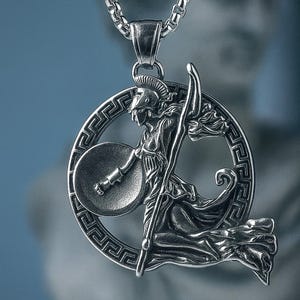 ステンレススチール製アテナネックレス：ギリシャの女神ペンダント、神話ジュエリー
