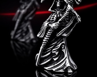 Collana con ciondolo 3D della Morte in acciaio inossidabile: gioiello gotico a forma di falce