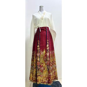 Elegant Folk Art Phoenix Hanfu Set – Gold Embroidered Phoenix | Curated Traditional Chinese Top + Dress with Decorative Brooch (马面裙)