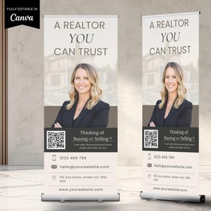 Peut inclure: Deux roll-up banners avec le texte "A Realtor You Can Trust" et une femme souriante en blazer noir. Les bannières incluent les coordonnées, un code QR et la phrase "Thinking of Buying or Selling?"