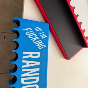Custom 3D Printed Pool Cue Rack – Holds 9 Cues – Foam-Padded, Non-Slip | Personalised Team Snooker/Billiards Holder – RDD3D