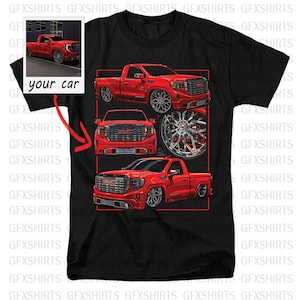 以下が含まれることがあります： 赤いGMCトラックのデザインが施された黒いTシャツ。グラフィックはトラックのさまざまなビューを示し、詳細を強調しています。「your car」の文字が白いボックスに入っています。クルーネックです。
