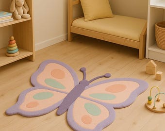 Handgetufteter Kinderteppich in Schmetterlingsform für Babyzimmer 100x150