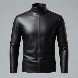 Op de afbeelding: Een zwart shirt met lange mouwen en een opstaande kraag met een gladde afwerking. Het kledingstuk heeft een verticale naad in het midden van de borst en subtiele, in reliëf gemaakte geometrische zeshoekige patronen op de buitenkant van elke mouw.