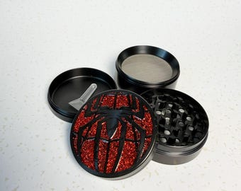 Molinillo de hierbas con diseño de araña, de metal negro, ideal para la preparación diaria, ideal para exhibir en el escritorio o como regalo.