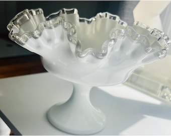 Vintage Fenton Silber Wappen Milchglas Herzstück