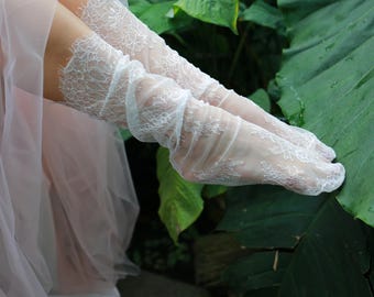 White Bridal Lace Socks Sheer Lace Ankle Socks Wedding Socks with eyelashes Vintage Romantic socks for heels Accessories Designer lace socks