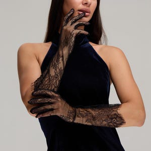 Black Lace Gloves with Eyelash Trim, Elegant Black Lace Gloves, Gothic, Vintage Gloves, Bridal Accessories, Wedding Lace Gloves Black