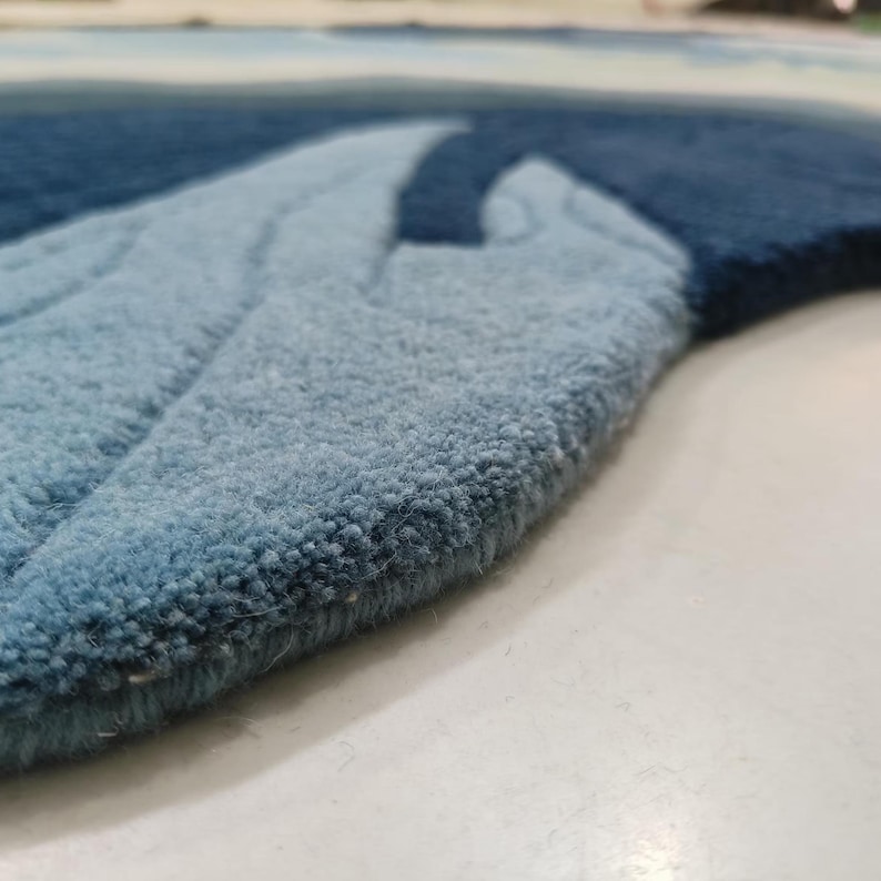 Hand Tufted Irregular Shaped Rug | Abstract Blue Floral Ocean Carpet ...