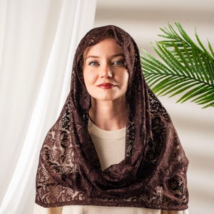 Brown Lace Chapel Veil – Catholic Mantilla Veil for Mass, Church or Prayer – Soft Veil with Pouch, Elegant Head Covering for Christian Women