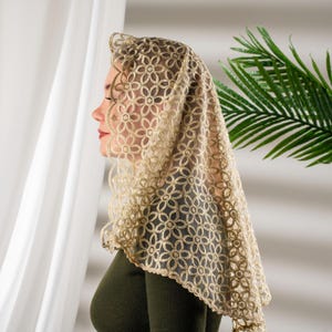 Gold Lace Church Veil – Soft Chapel Mantilla Head Covering – Elegant Catholic Veil for Prayer, Mass, and Religious Events