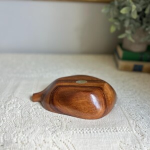 Vintage Monkey Pod Holzblattschale - handgeschnitzte philippinische Nuss oder Salatschüssel Bild 7
