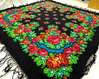 Large Vintage Wool Shawl 150×150 cm – Floral Folk Scarf, Black Background, Fringed, Traditional Eastern European Style