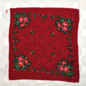 Vintage wollen sjaal met bloemen – Sovjet-Oekraïense Russische baboesjaal – vierkante sjaal van 100% wol – Kies je ontwerp afbeelding 2
