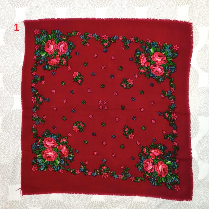 Vintage wollen sjaal met bloemen – Sovjet-Oekraïense Russische baboesjaal – vierkante sjaal van 100% wol – Kies je ontwerp afbeelding 2