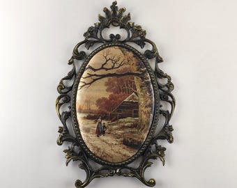 Obra de arte rural de seda vintage con marco de bronce ornamentado: decoración rústica de pared (39 x 25 cm)