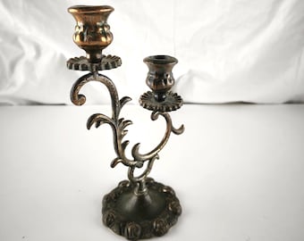Vintage verbronsde dubbele kandelaar | Sierlijke kandelaar met rolwerk