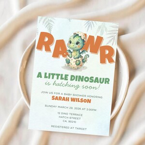 Invitación para baby shower de dinosaurios - Tema "Ruge y pronto nacerá" (Plantilla editable de Canva), BS-46