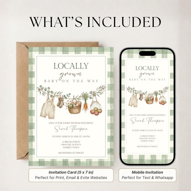 Op de afbeelding: Een uitnodigingsset voor een babyshower met een groene vichy-ruitrand en aquarelillustraties van babykleding, een mand met producten en wortels aan een waslijn. De tekst luidt LOCALLY grown BABY ON THE WAY en bevat de details van het evenement.