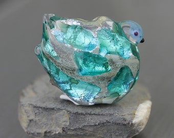 Teal green Bird Bead. Lampwork glass focal bead. Animal glass bead for jewelry making. Artisan lampwork Bead Handmade Anne Londez Animal