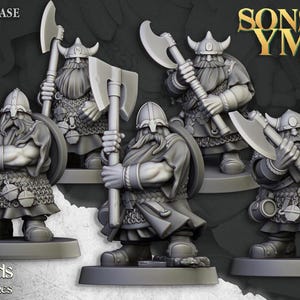 Dwarf Warriors with great weapons - Highlands Miniatures