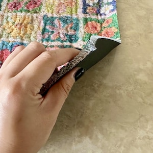 Handgjord blommig PVC-dörrmatta — Vattentät entrématta för utomhus-/inomhusbruk med hållbar smutsfångande design bild 13