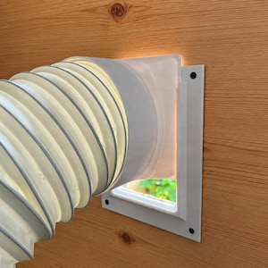 Kit di ventilazione portatile per condizionatore, da installare su porta o parete, con adattatore per tubo di scarico, disponibile in confezione da 1 o 2 pezzi.