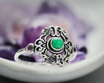 Emerald Filigree Ring, Sterling Silver Emerald Ring, Casual Emerald Silver Filigree Ring | Moonkist Designs