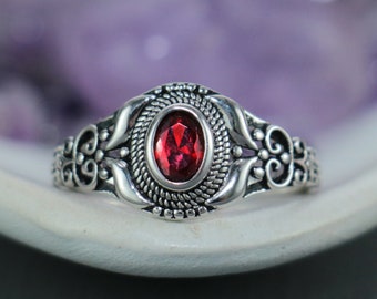 Ruby graduation ring deals