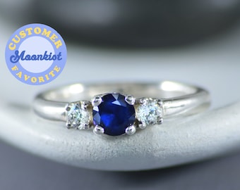 TriJewels Blue Sapphire and Diamond Womens 3 Stone Bamboo Ring 0.30 ctw 925 Sterling Silver TriJewels Blue Sapphire and Diamond Womens 3 Stone Bamboo Ring 0.30 ctw 925 Sterling Silver