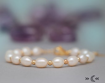 Freshwater Pearl Stretch Bracelet with Gold Filled Beads, Gold Pearl Bracelet, Pearl Stacking Bracelet, Gift for Her | Moonkist Designs