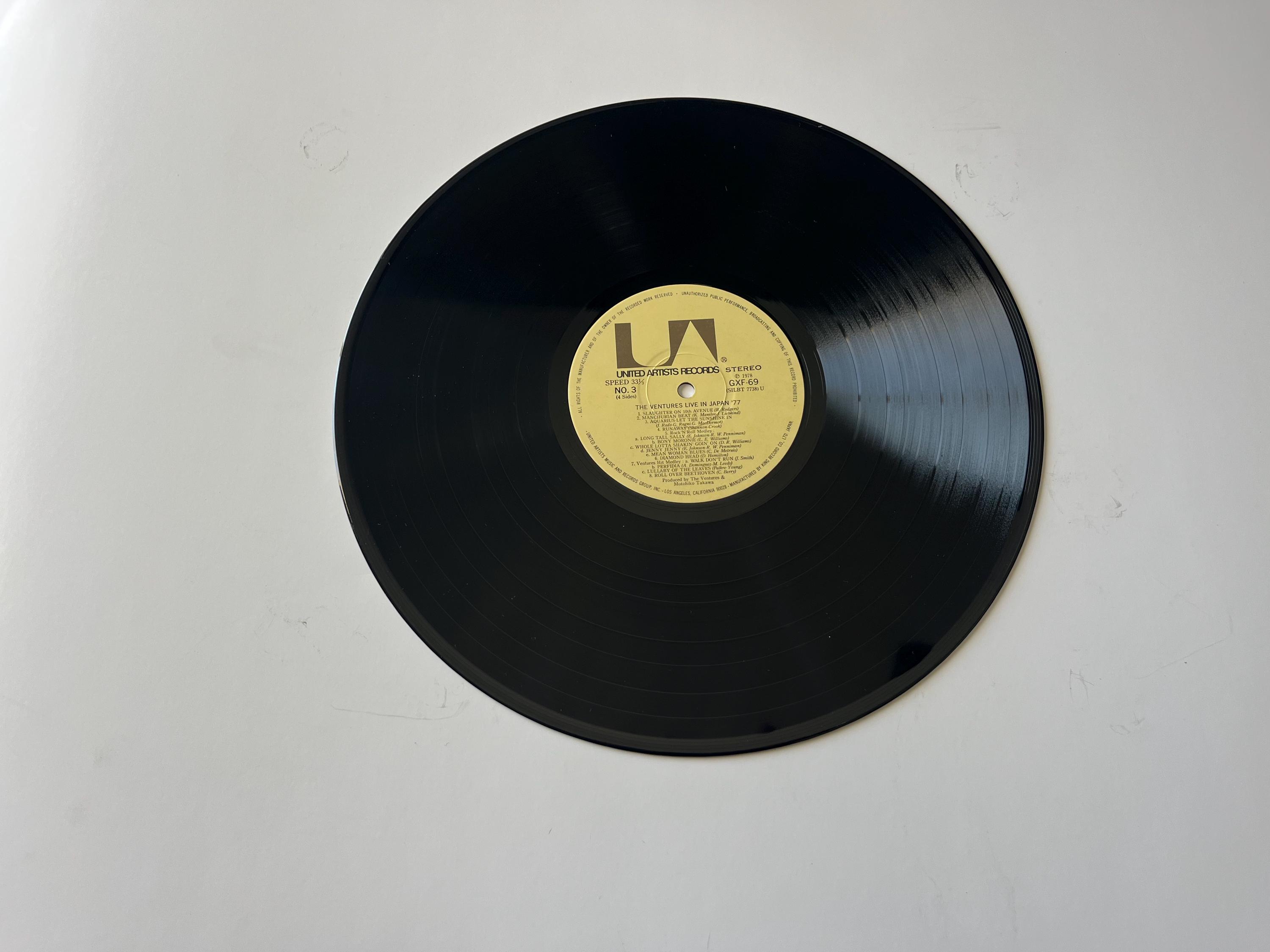ザ・ベンチャーズ ライブ・イン・ジャパン '77 ビニールレコード（日本