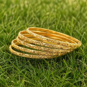 Armringar i 18K guld – Boho stapelbara armringar (1 par) – Grova guldarmband för kvinnor, minimalistiska statement-smycken, present till henne