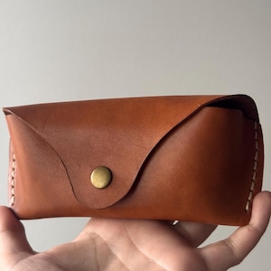 Brillenetui aus Leder