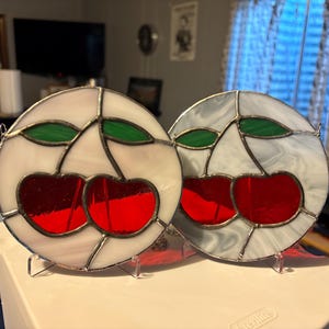 Attrape-soleil en vitrail cerises