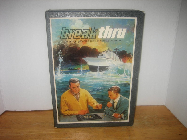 Vintage 1965 BREAK THRU GAME The Double Strategy Game of Evasion or capture