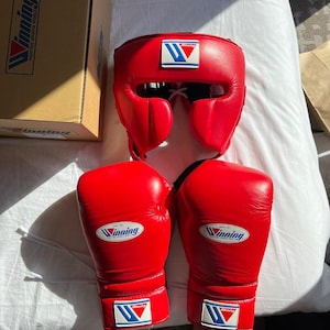 Winning Boxing Gloves and Headgear Set  Red Leather  Professional Training & Sparring Gear